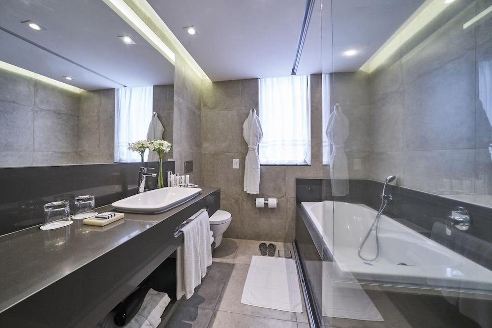 Hotel Portobay